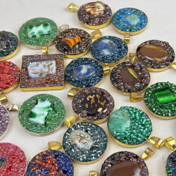 Pendant Craft Jewelry Lot - 75+ Multicolor Resin Bead Glass Stone Circle Square - Picture 8 of 10